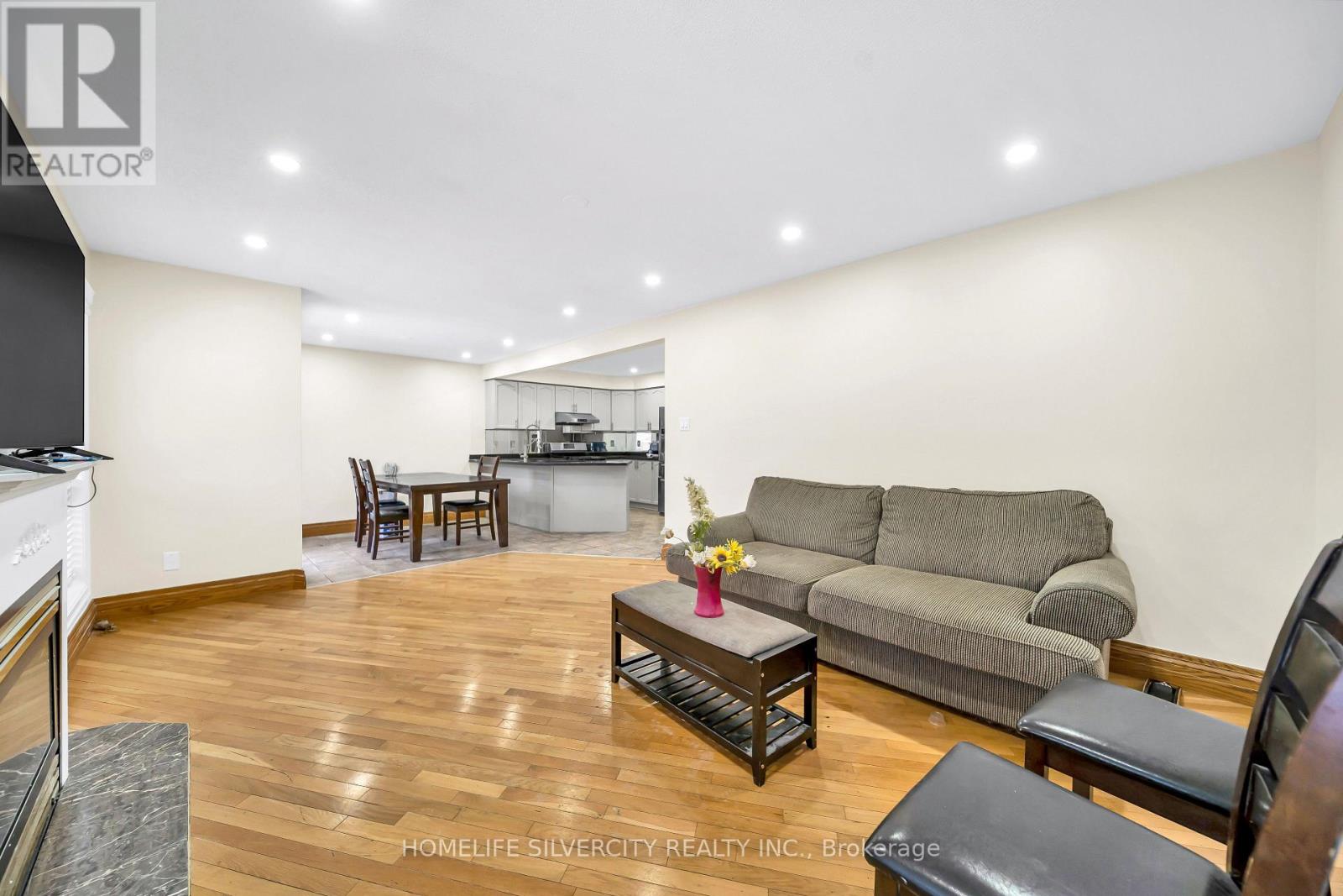 19 Vintage Gate, Brampton (Fletcher's Creek Village), Ontario  L6X 4C4 - Photo 12 - W12628268