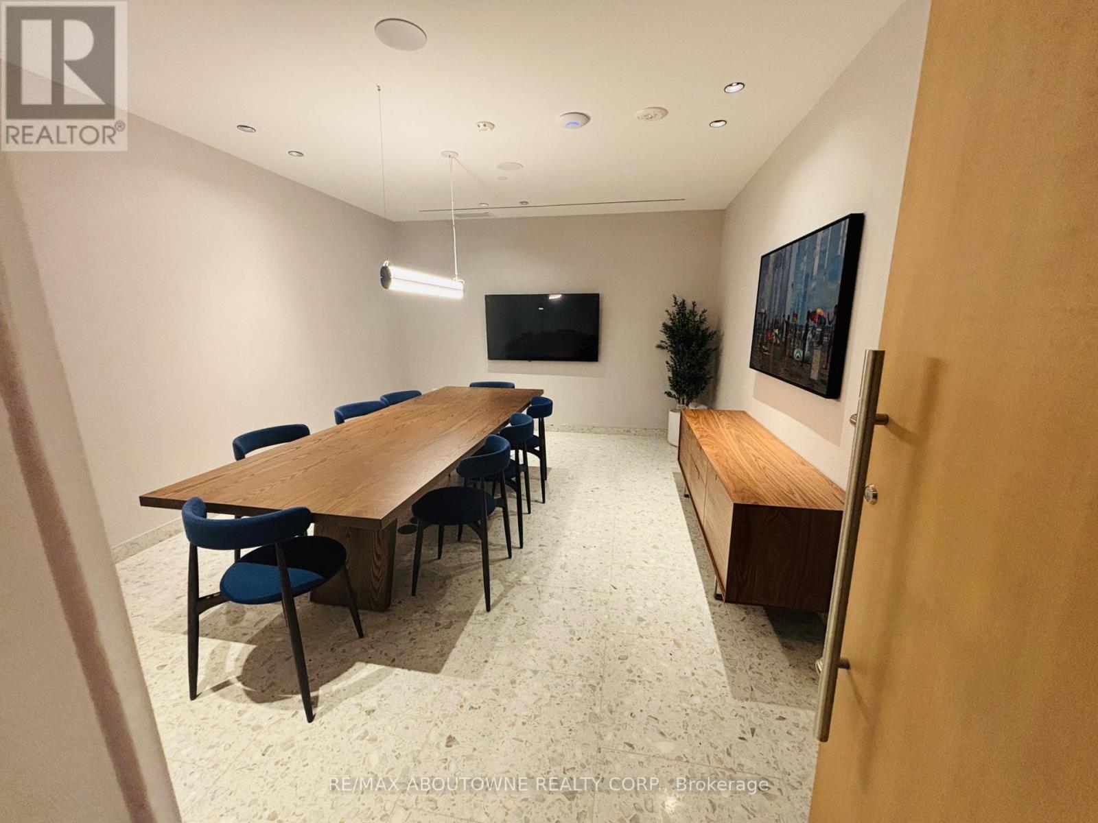 3709 - 395 Square One Drive, Mississauga, Ontario  L5B 0P6 - Photo 14 - W12631270