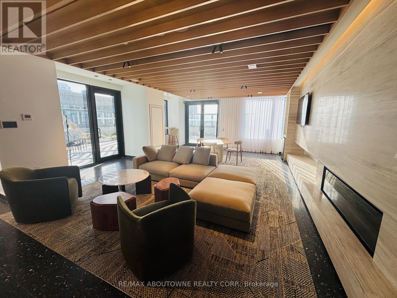 3709 - 395 Square One Drive, Mississauga, Ontario  L5B 0P6 - Photo 16 - W12631270