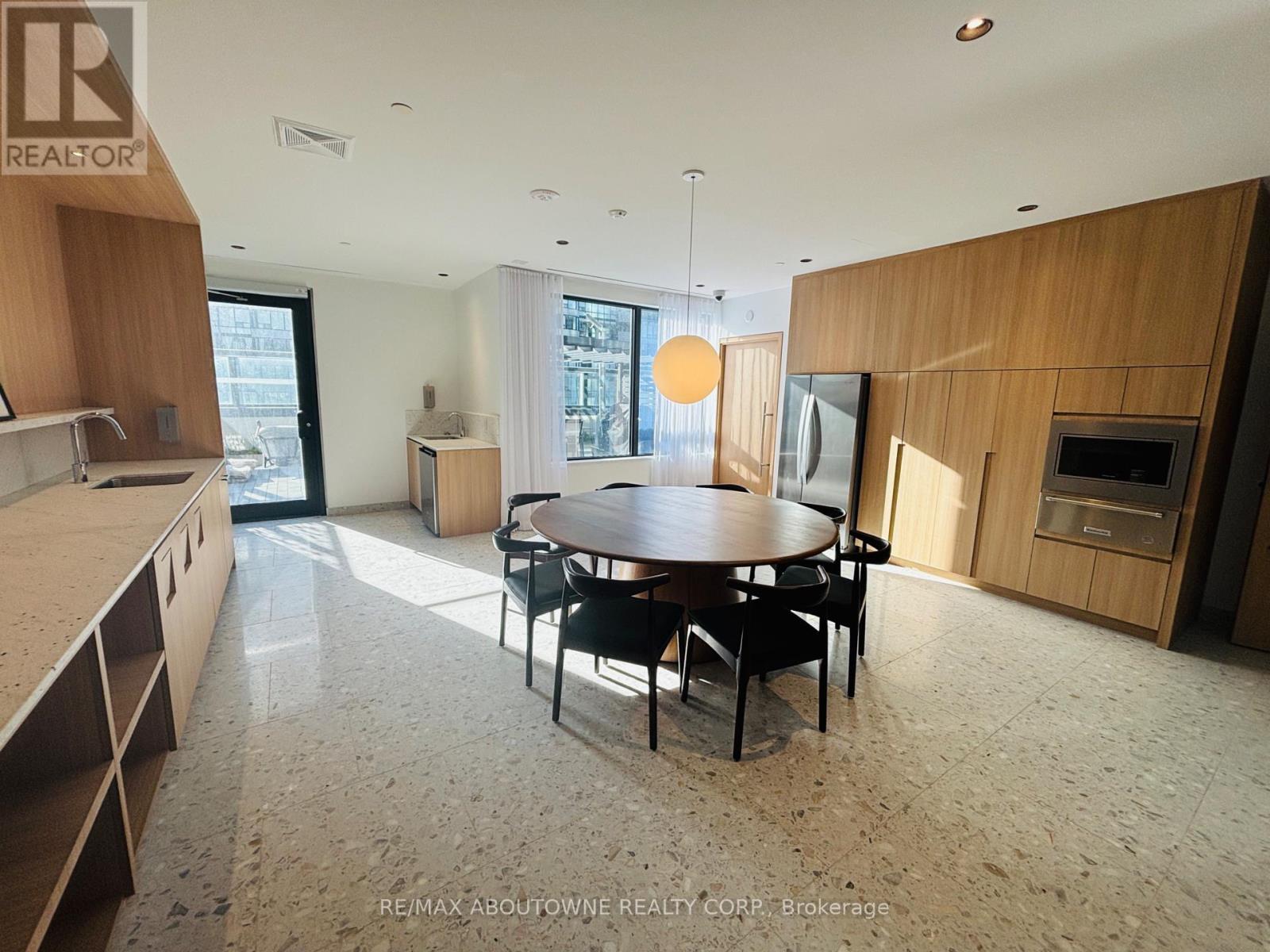 3709 - 395 Square One Drive, Mississauga, Ontario  L5B 0P6 - Photo 17 - W12631270