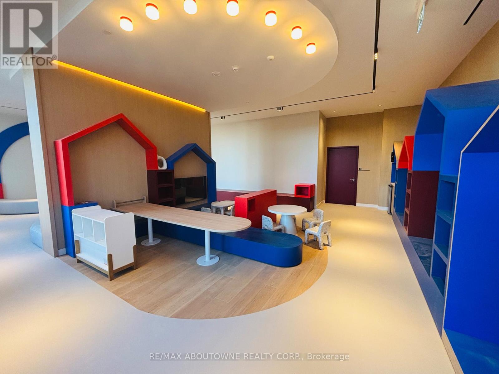 3709 - 395 Square One Drive, Mississauga, Ontario  L5B 0P6 - Photo 21 - W12631270