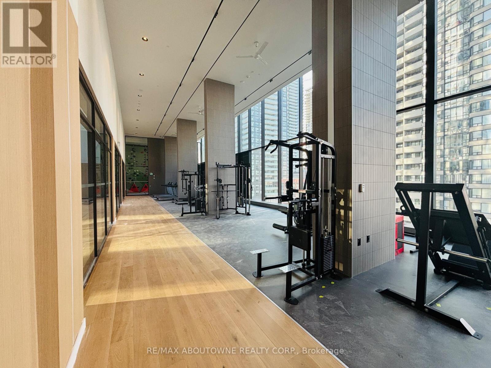 3709 - 395 Square One Drive, Mississauga, Ontario  L5B 0P6 - Photo 24 - W12631270