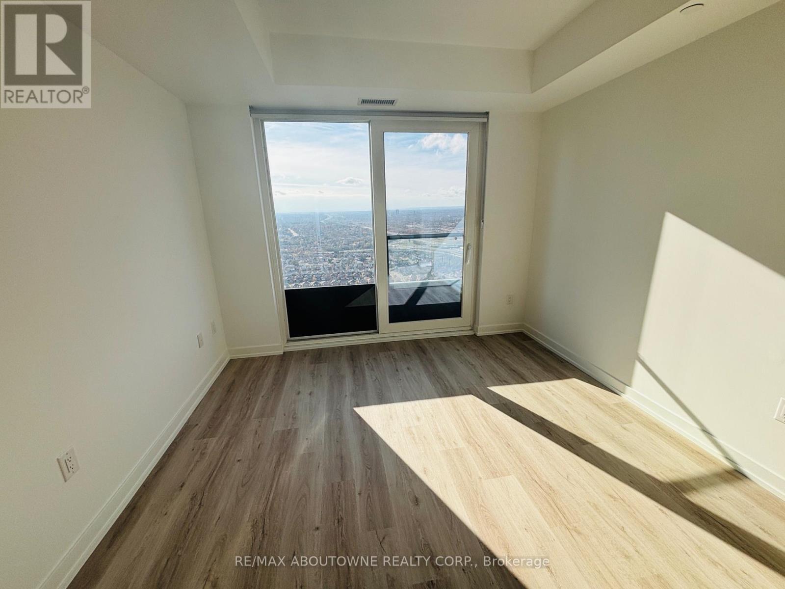 3709 - 395 Square One Drive, Mississauga, Ontario  L5B 0P6 - Photo 5 - W12631270