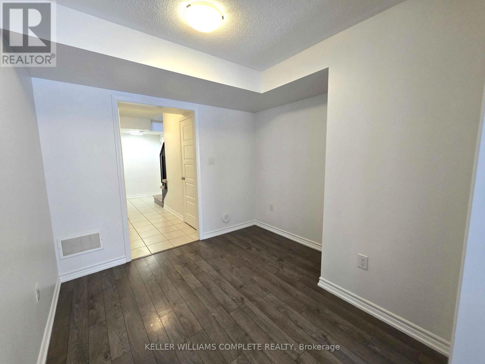 518 Buckeye Court, Milton, Ontario  L9T 7E7 - Photo 3 - W12631272