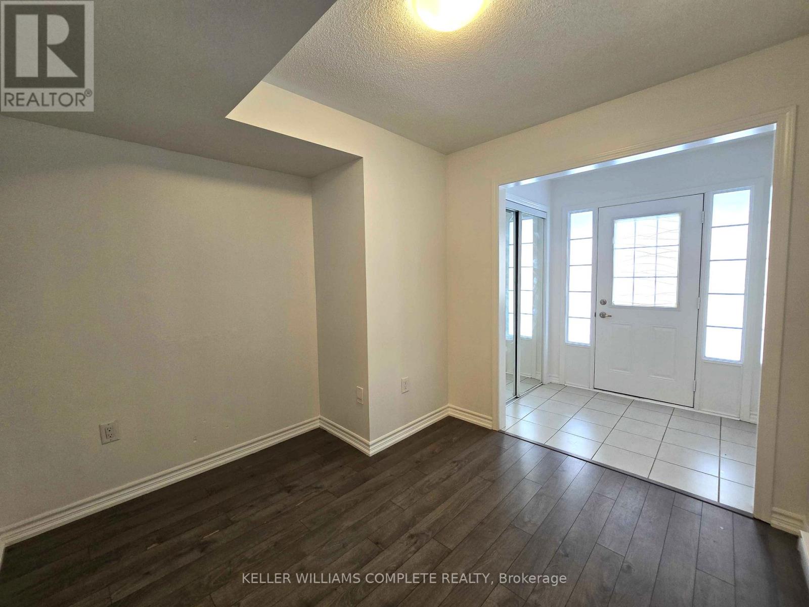 518 Buckeye Court, Milton, Ontario  L9T 7E7 - Photo 4 - W12631272