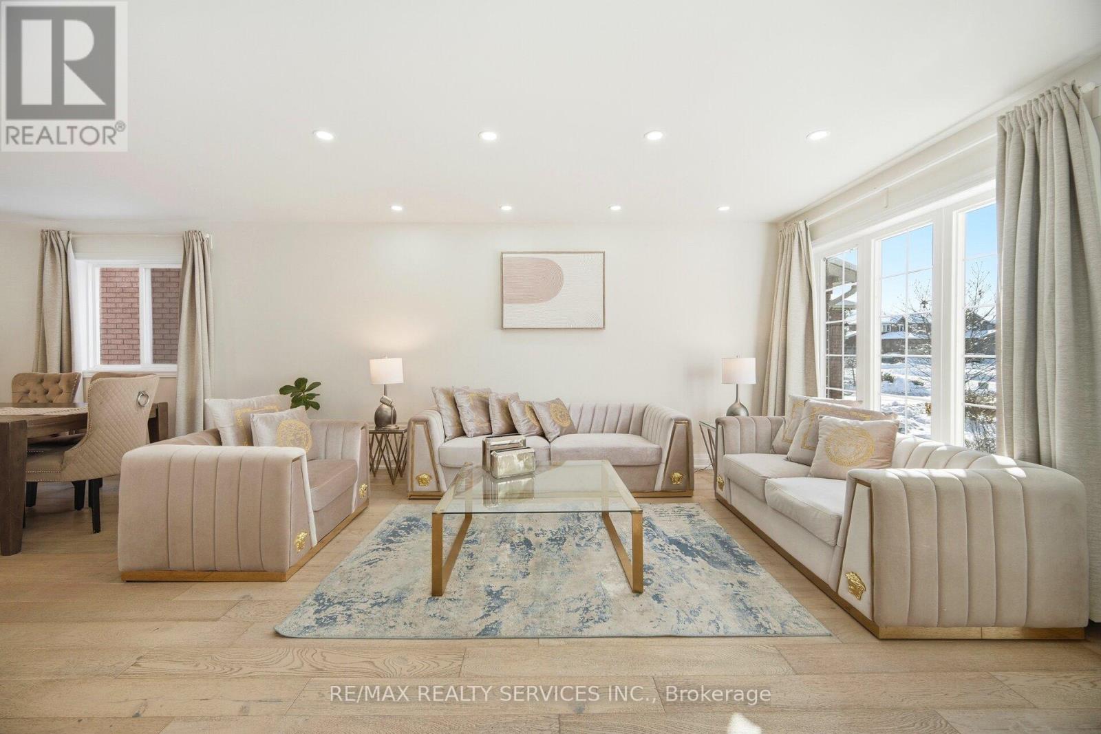 71 Hutton Crescent, Caledon, Ontario  L7C 1A7 - Photo 7 - W12631274