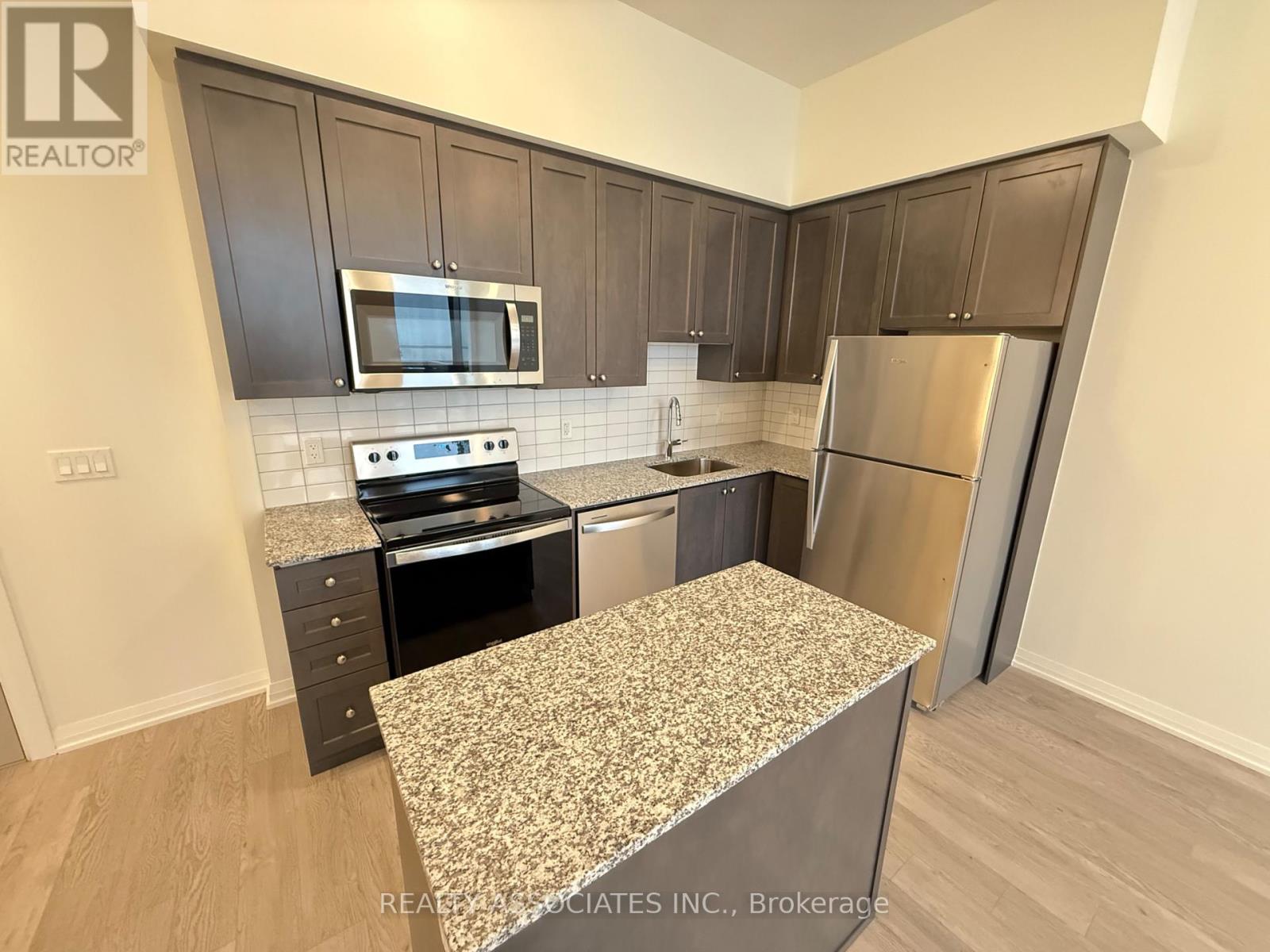 103 - 3006 William Cutmore Boulevard, Oakville, Ontario  L6H 8A4 - Photo 4 - W12631276