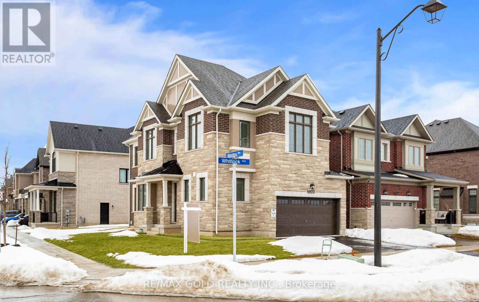 1603 Whitlock Avenue, Milton, Ontario  L9T 6H8 - Photo 2 - W12631284