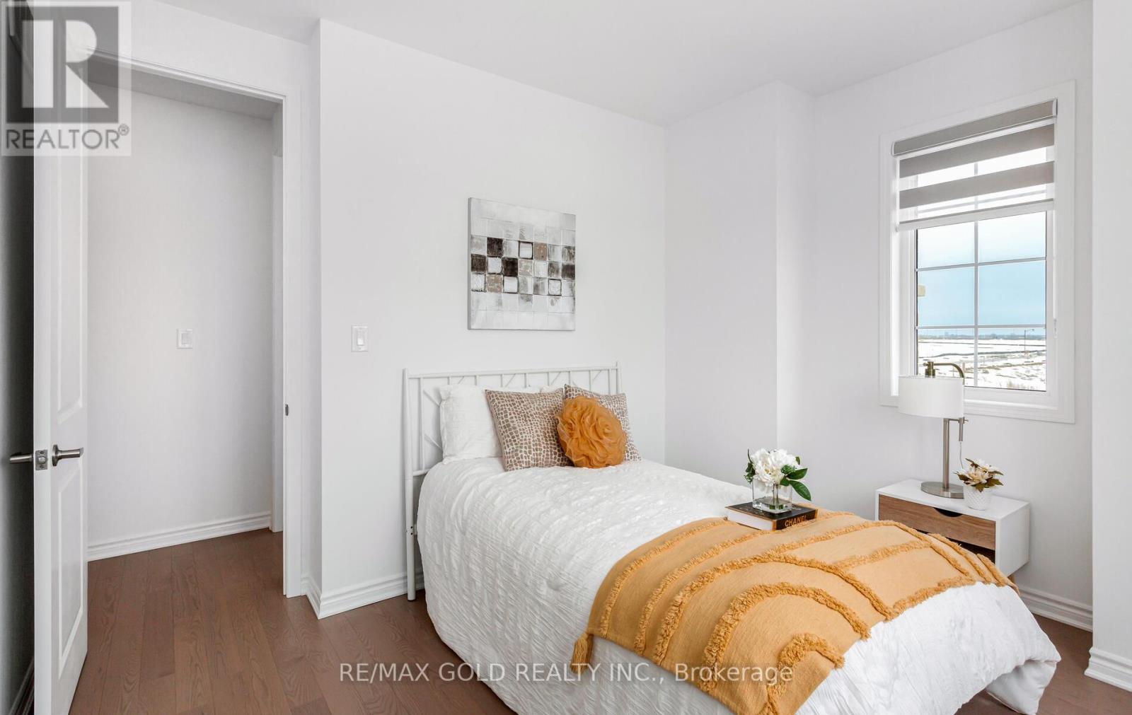 1603 Whitlock Avenue, Milton, Ontario  L9T 6H8 - Photo 38 - W12631284