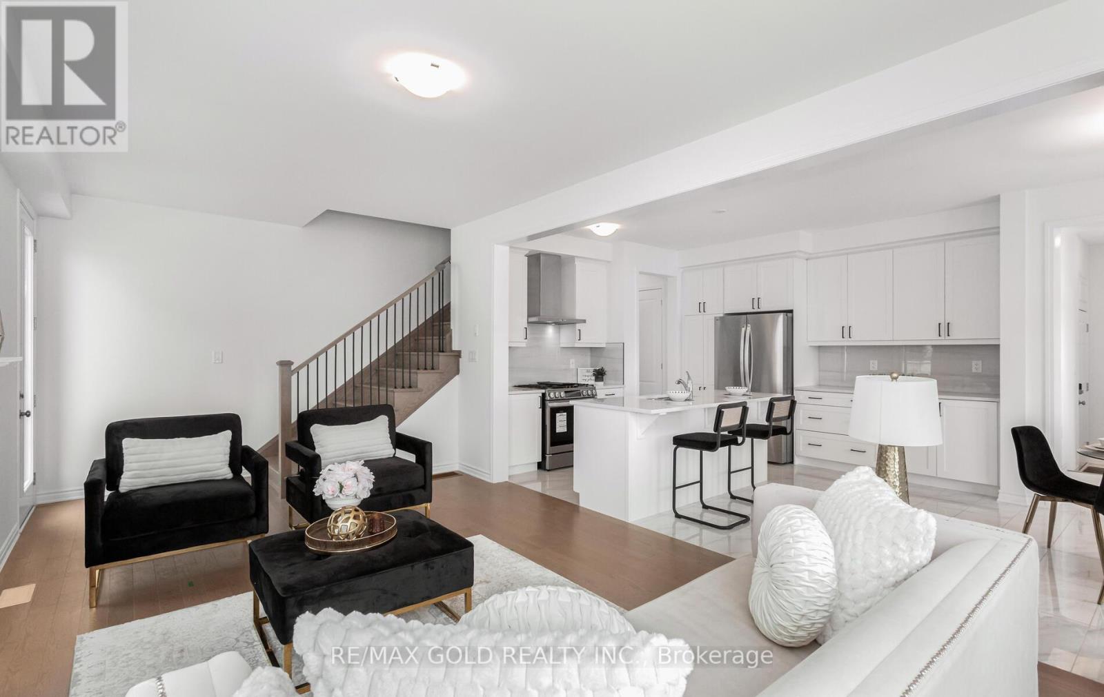 1603 Whitlock Avenue, Milton, Ontario  L9T 6H8 - Photo 9 - W12631284