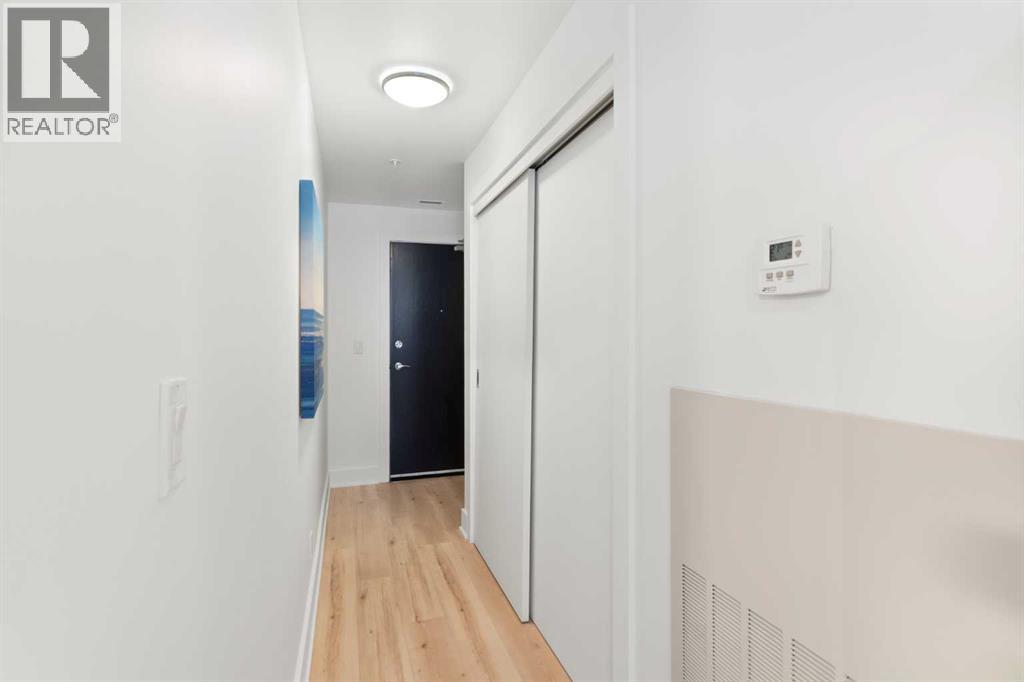303, 550 Riverfront Avenue Se, Calgary, Alberta T2G 1E5 - Photo 3 - A2271691