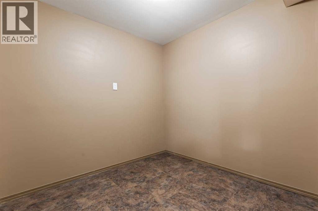 1513 10 Avenue Se, High River, Alberta  T1V 1L8 - Photo 35 - A2272338