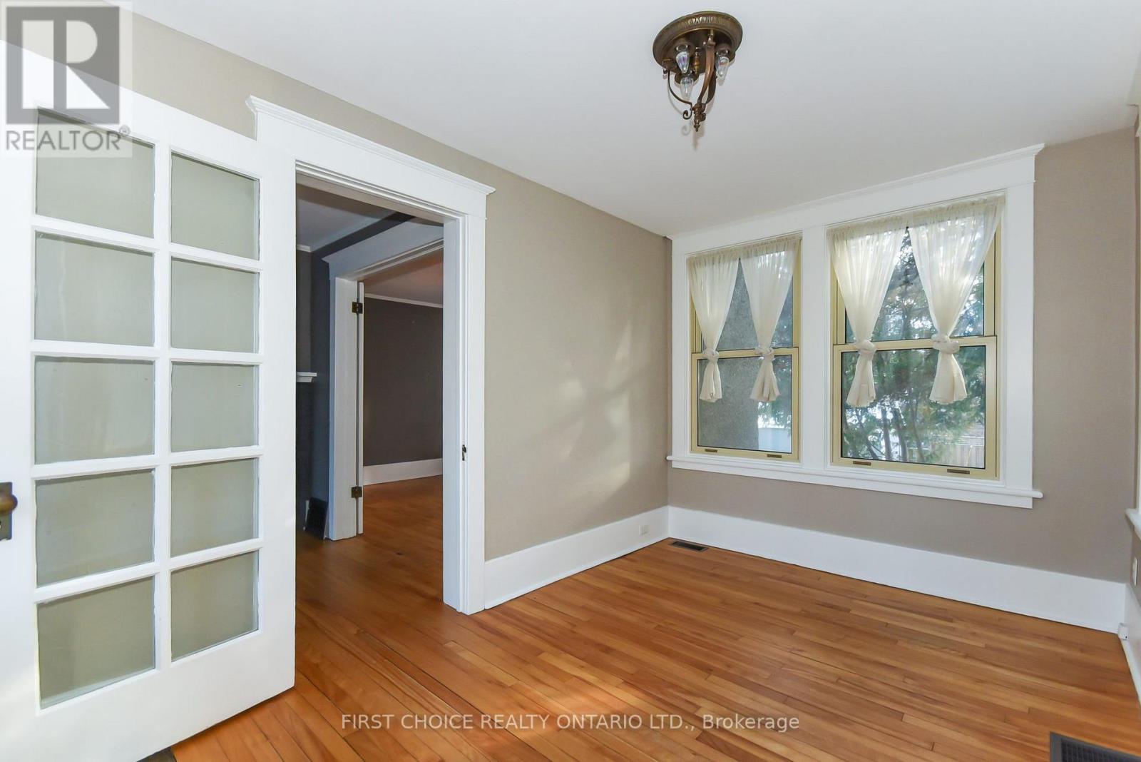 142 Broadway Avenue, Ottawa, Ontario  K1S 2V8 - Photo 33 - X12631316