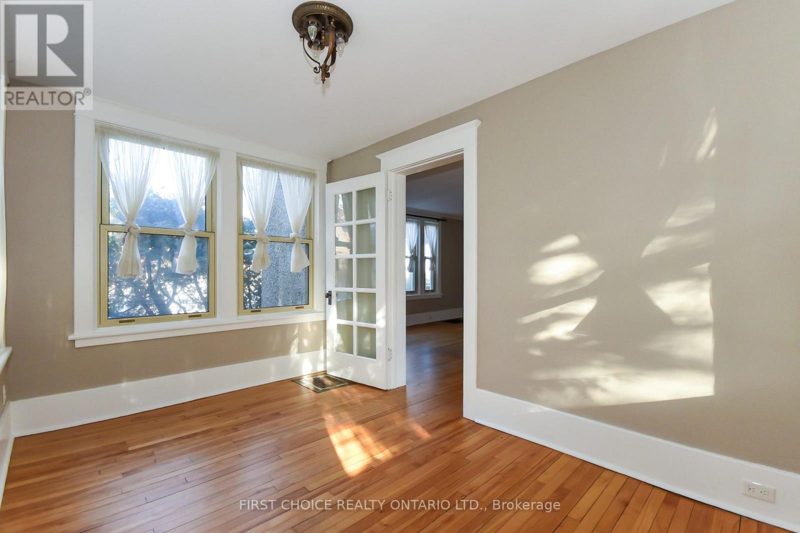 142 Broadway Avenue, Ottawa, Ontario  K1S 2V8 - Photo 34 - X12631316