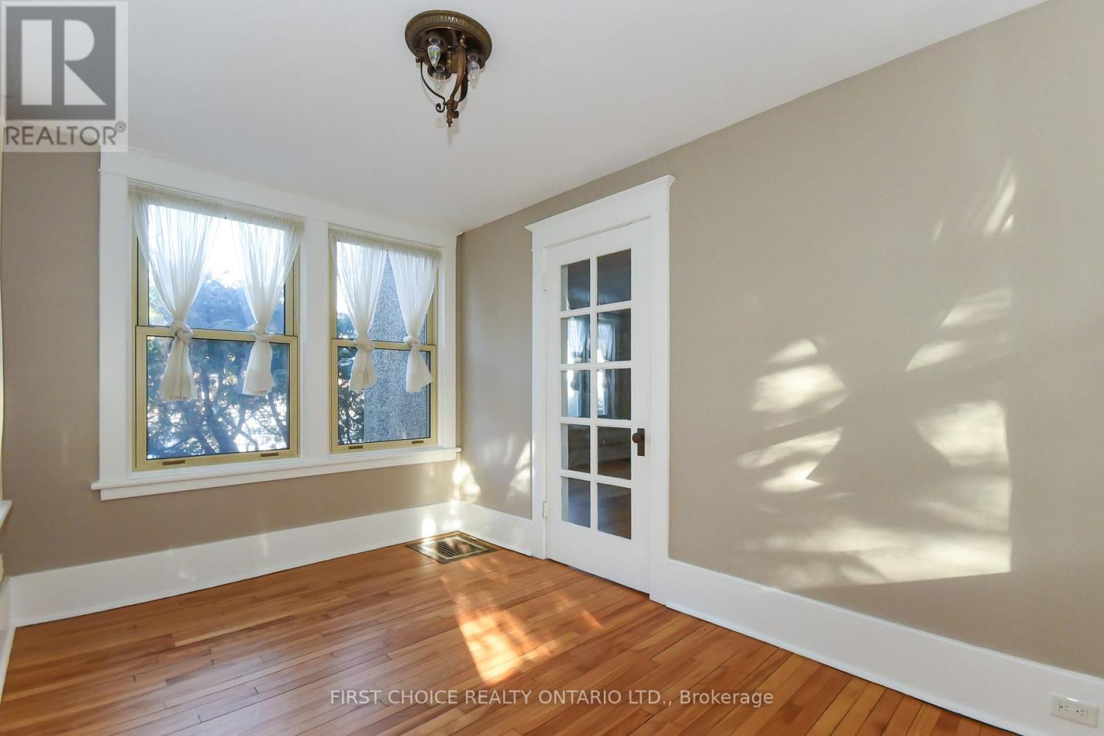 142 Broadway Avenue, Ottawa, Ontario  K1S 2V8 - Photo 35 - X12631316