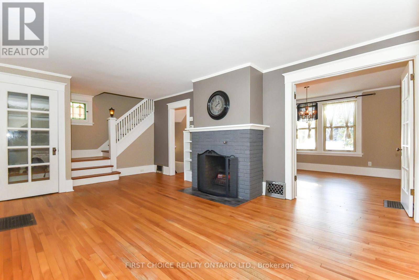 142 Broadway Avenue, Ottawa, Ontario  K1S 2V8 - Photo 4 - X12631316