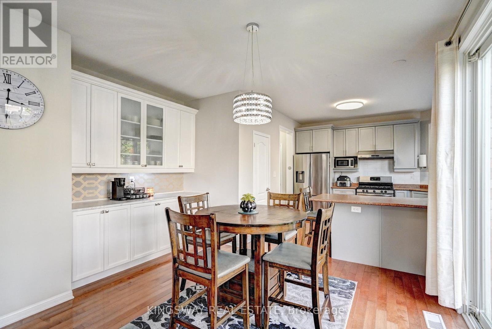 32 Weir Street, Cambridge, Ontario  N3C 0B9 - Photo 12 - X12631248