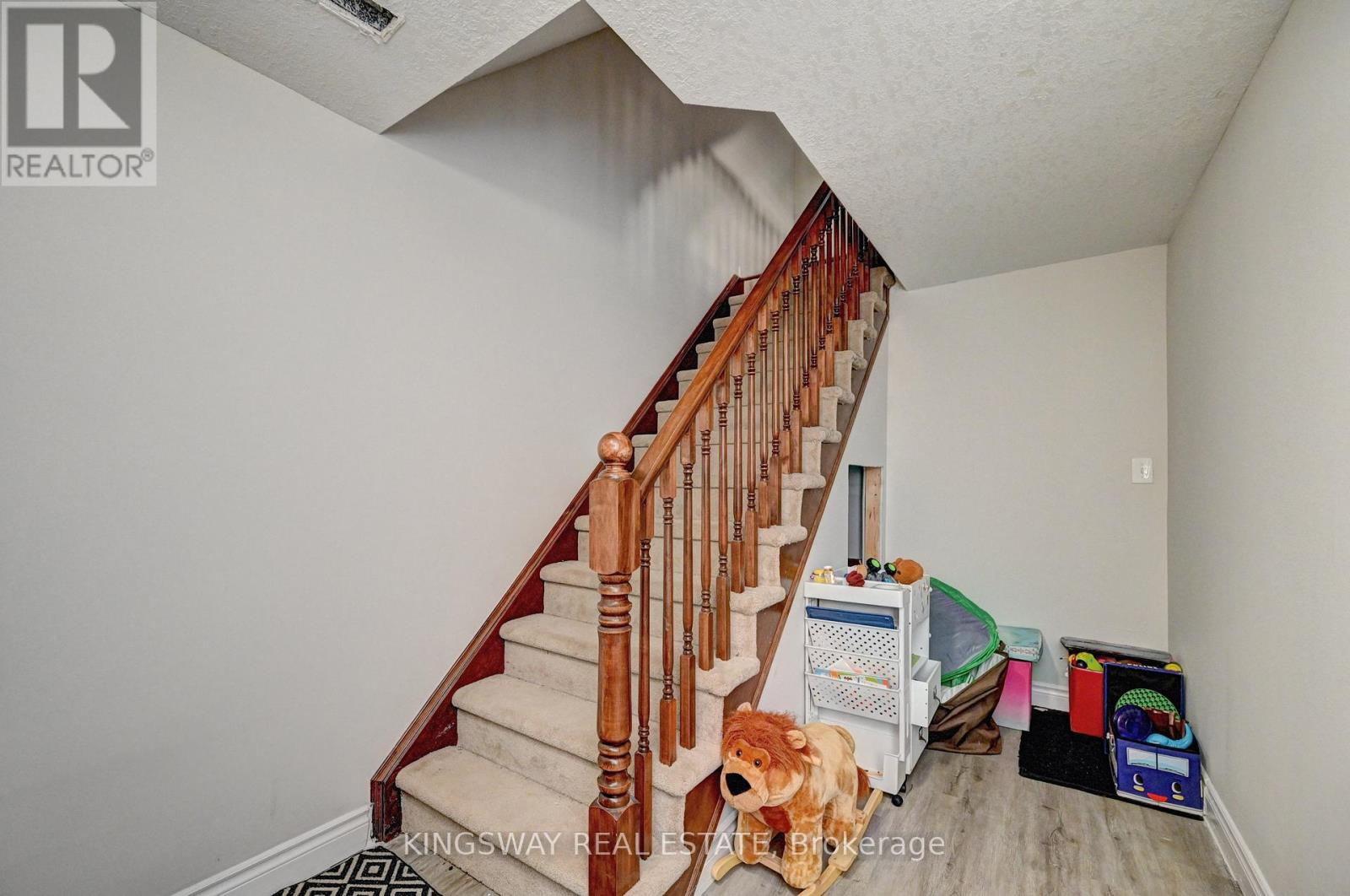 32 Weir Street, Cambridge, Ontario  N3C 0B9 - Photo 31 - X12631248