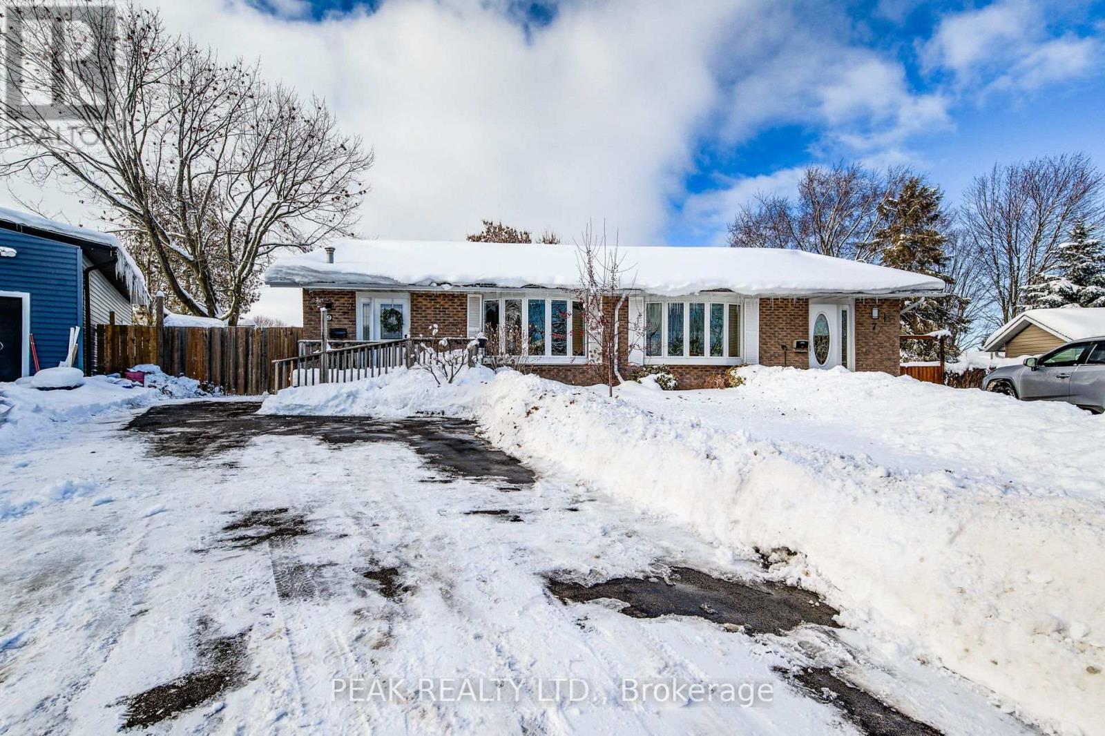 9 Browning Place, Woodstock, Ontario  N4S 8B6 - Photo 2 - X12631258