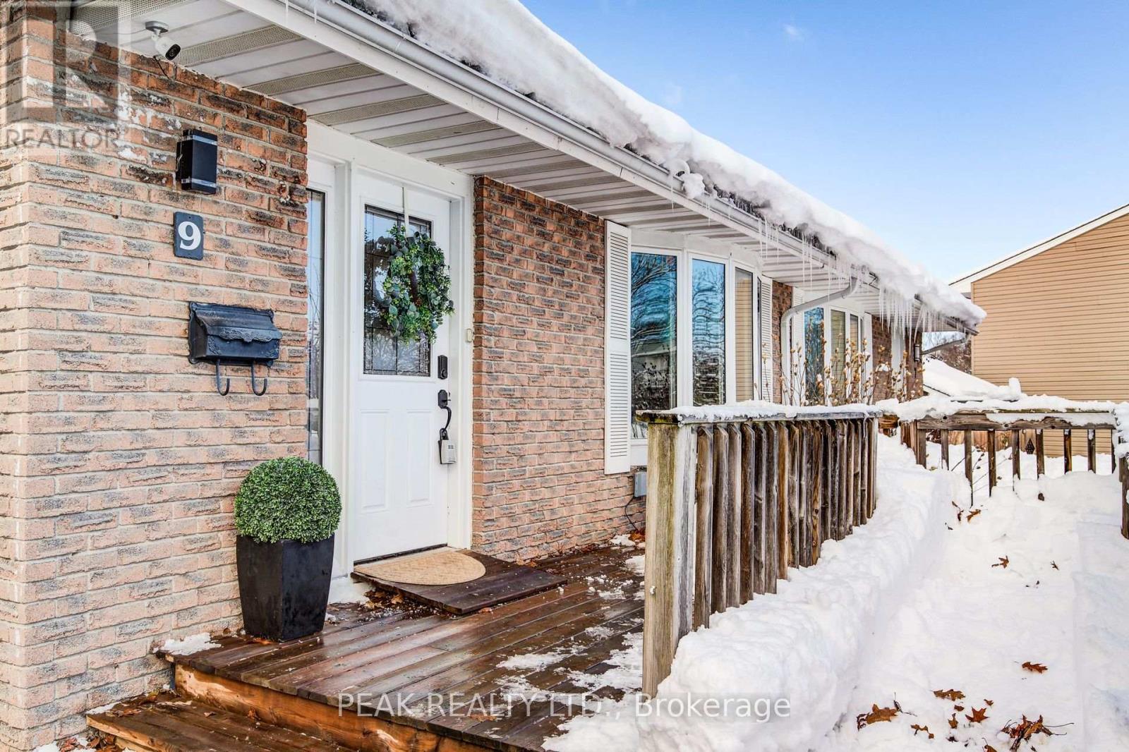 9 Browning Place, Woodstock, Ontario  N4S 8B6 - Photo 4 - X12631258