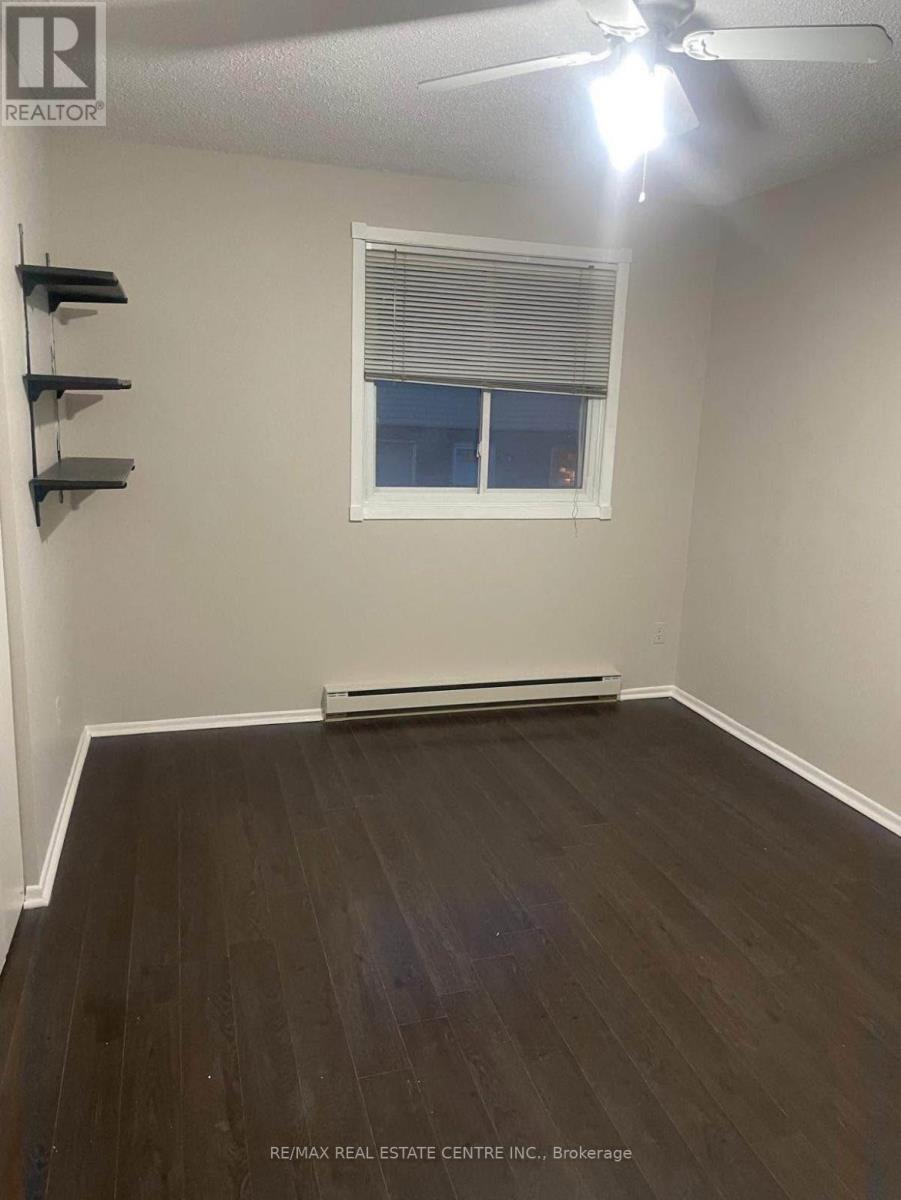 16 - 453 Albert Street, Waterloo, Ontario  N2L 5A7 - Photo 3 - X12631298