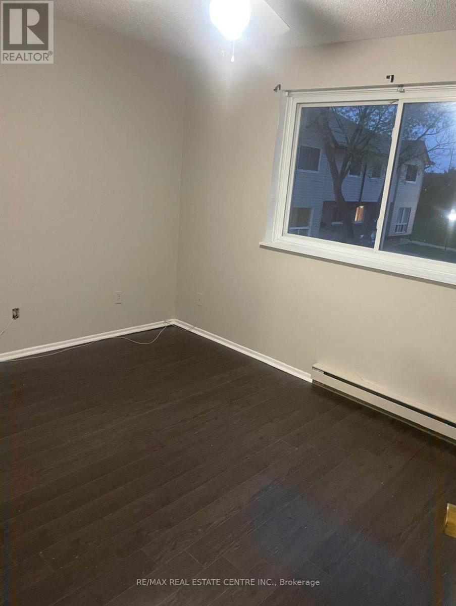 16 - 453 Albert Street, Waterloo, Ontario  N2L 5A7 - Photo 4 - X12631298