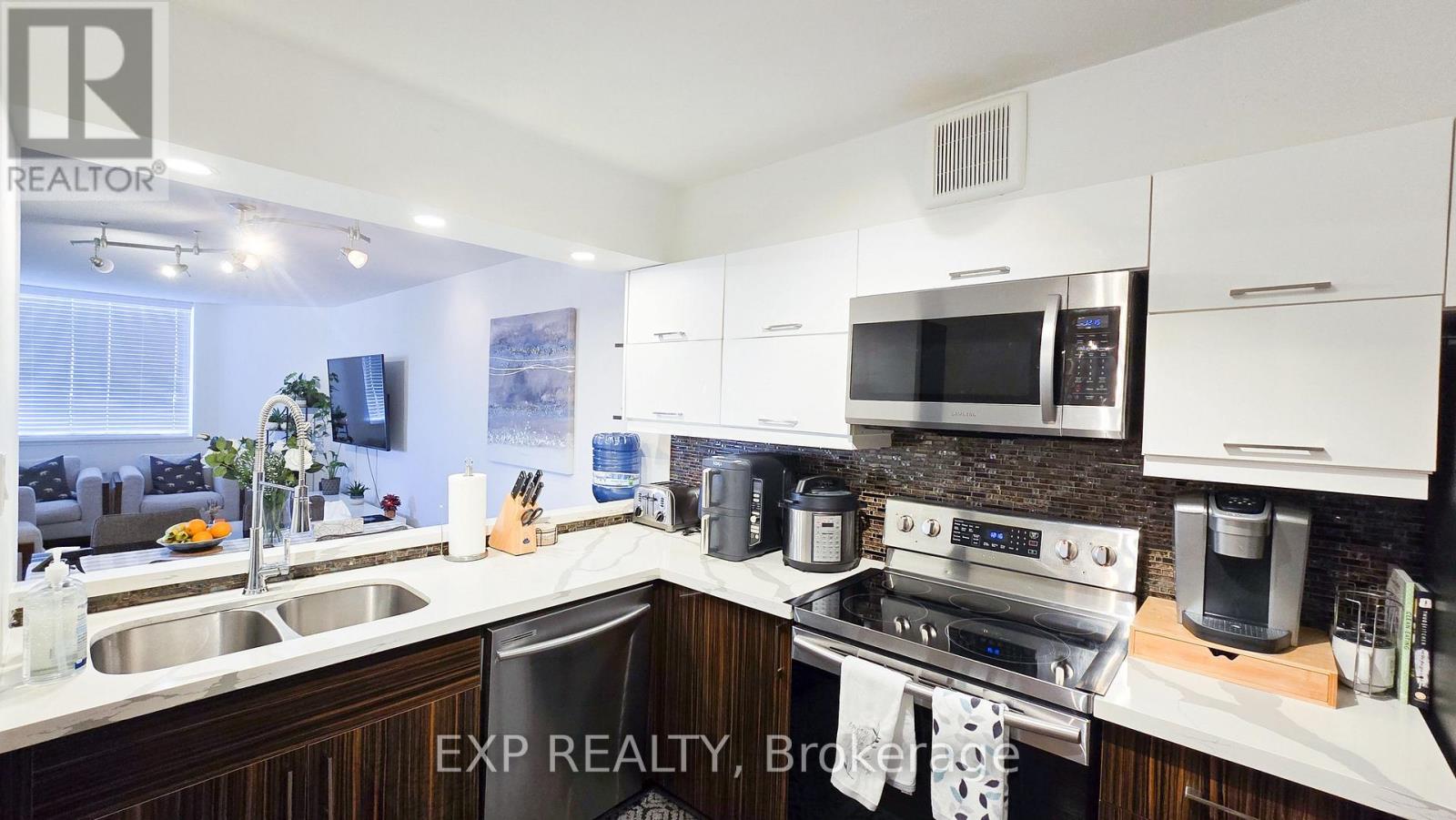 Ph10 - 234 Albion Road, Toronto, Ontario M9W 6A5 - Photo 5 - W12491536