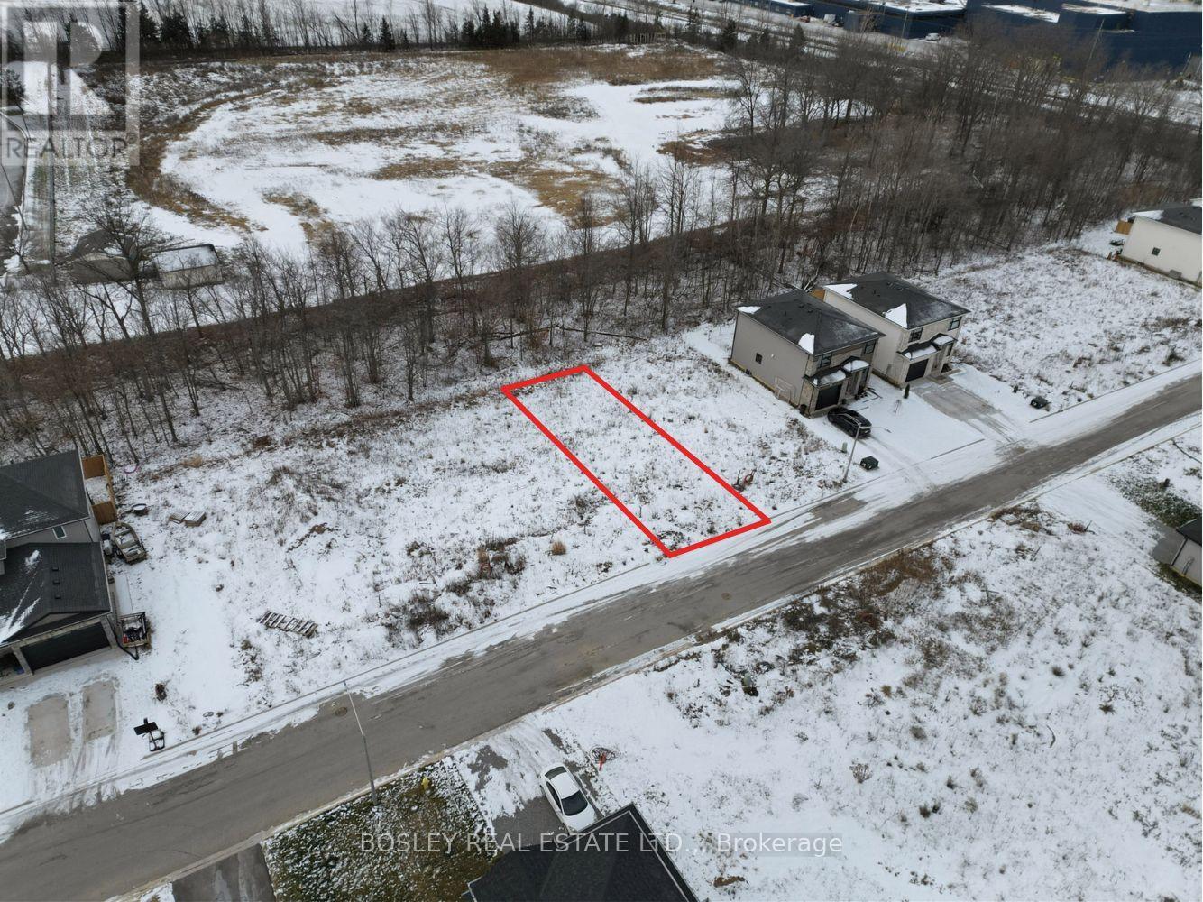 172 Hodgkins Avenue, Thorold (Allanburg/thorold South), Ontario  L2V 0M6 - Photo 2 - X12631334