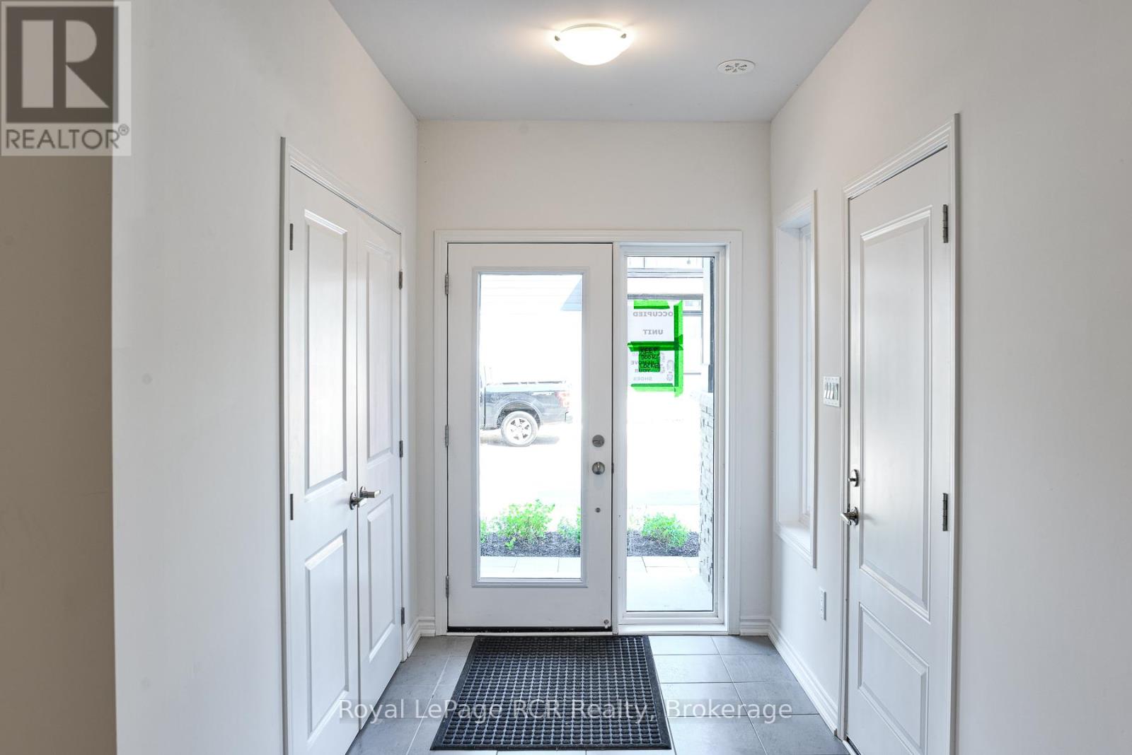 27 Wyn Wood Lane, Orillia, Ontario  L3V 8P7 - Photo 2 - S12631320