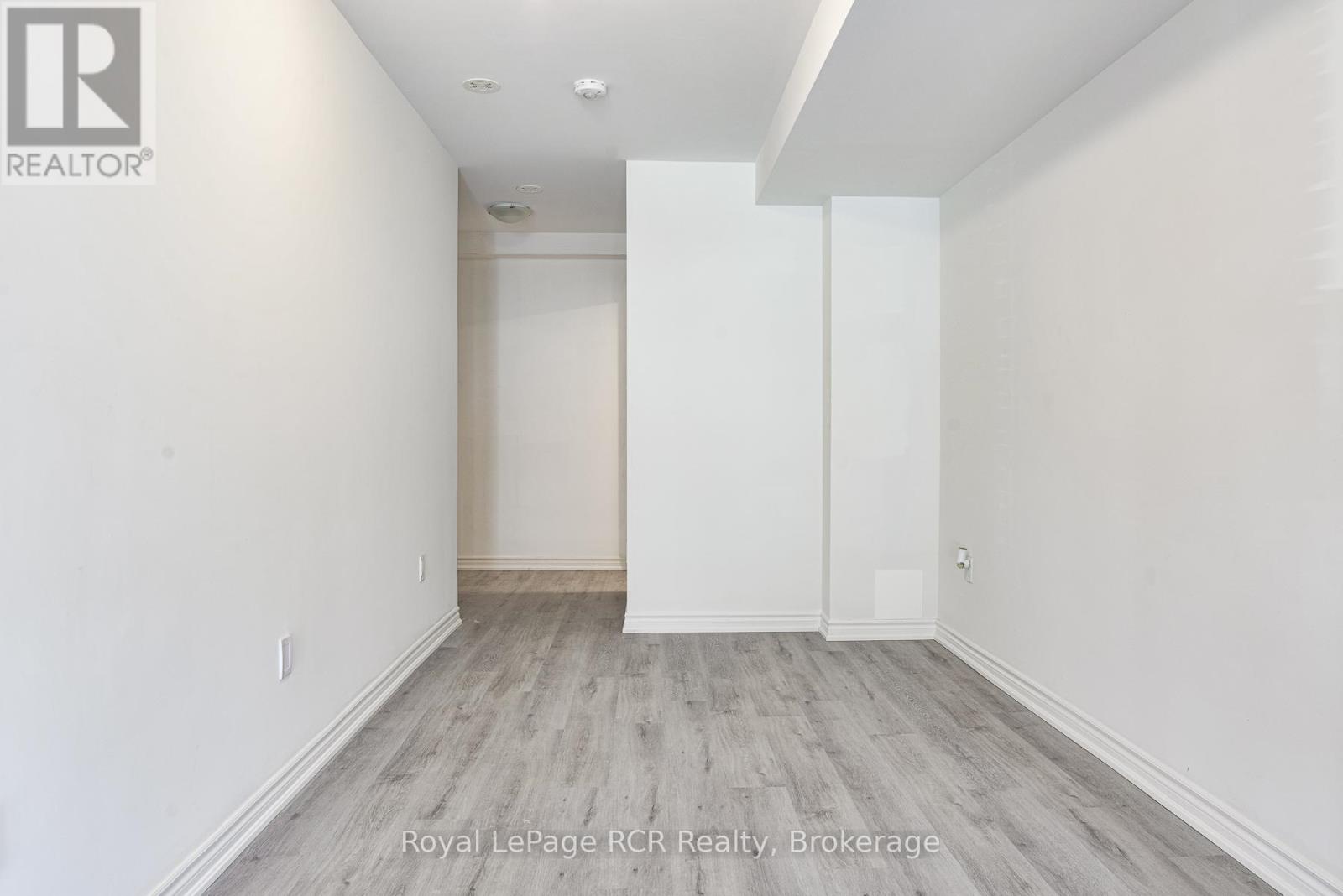 27 Wyn Wood Lane, Orillia, Ontario  L3V 8P7 - Photo 4 - S12631320