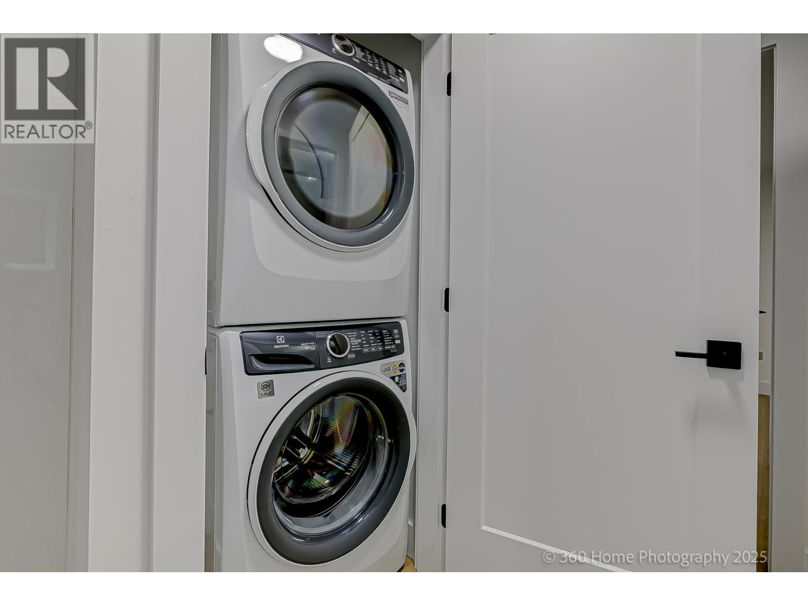 3252 Allan Road, North Vancouver, British Columbia  V7J 3C5 - Photo 23 - R3073735