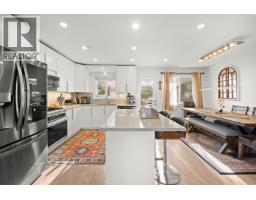 <div class="price">$2,199,000</div> 2333 Kirkstone Road, North Vancouver<br><div style="margin-bottom:8px;"><small>88west Realty</small></div><div class='bed_bath'>5 Bed | 3 Bath</div>