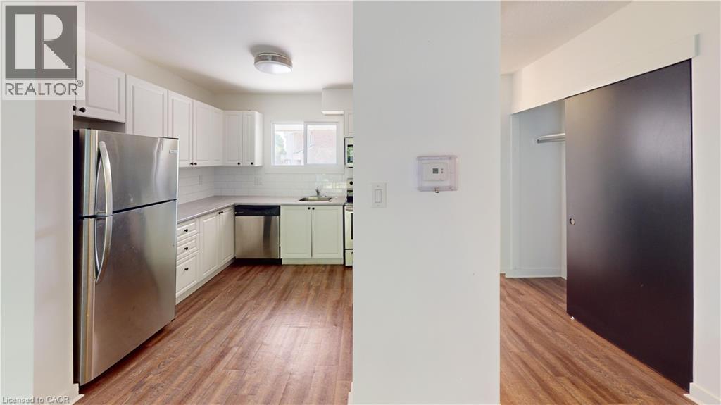 15 Millwood Crescent, Kitchener, Ontario N2P 1X3 - Photo 3 - 40793712