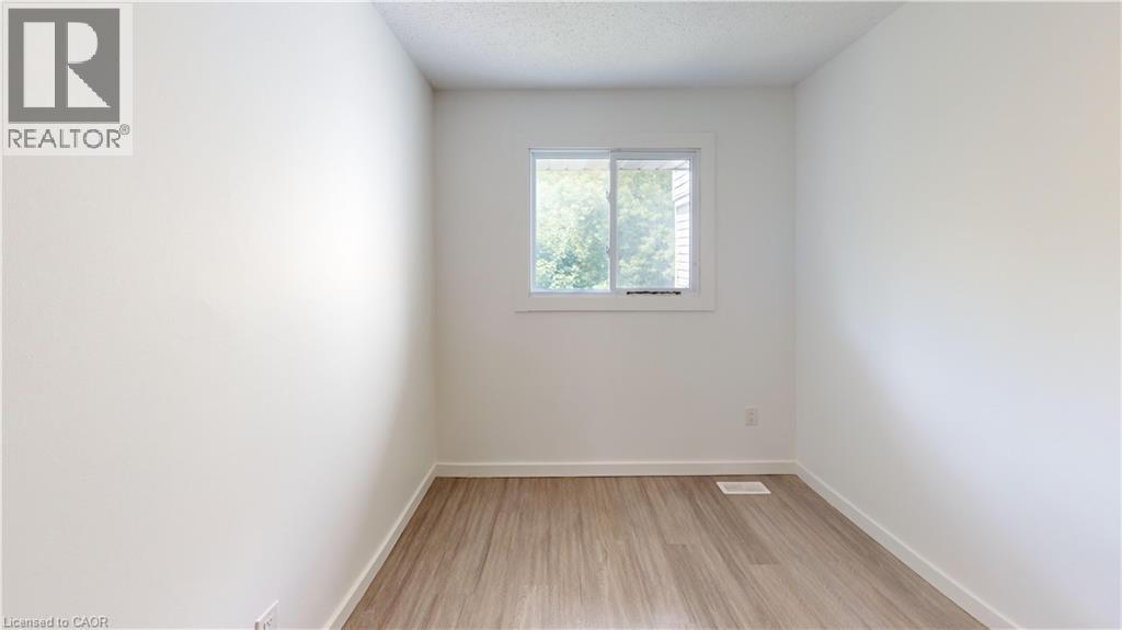 15 Millwood Crescent, Kitchener, Ontario N2P 1X3 - Photo 5 - 40793626