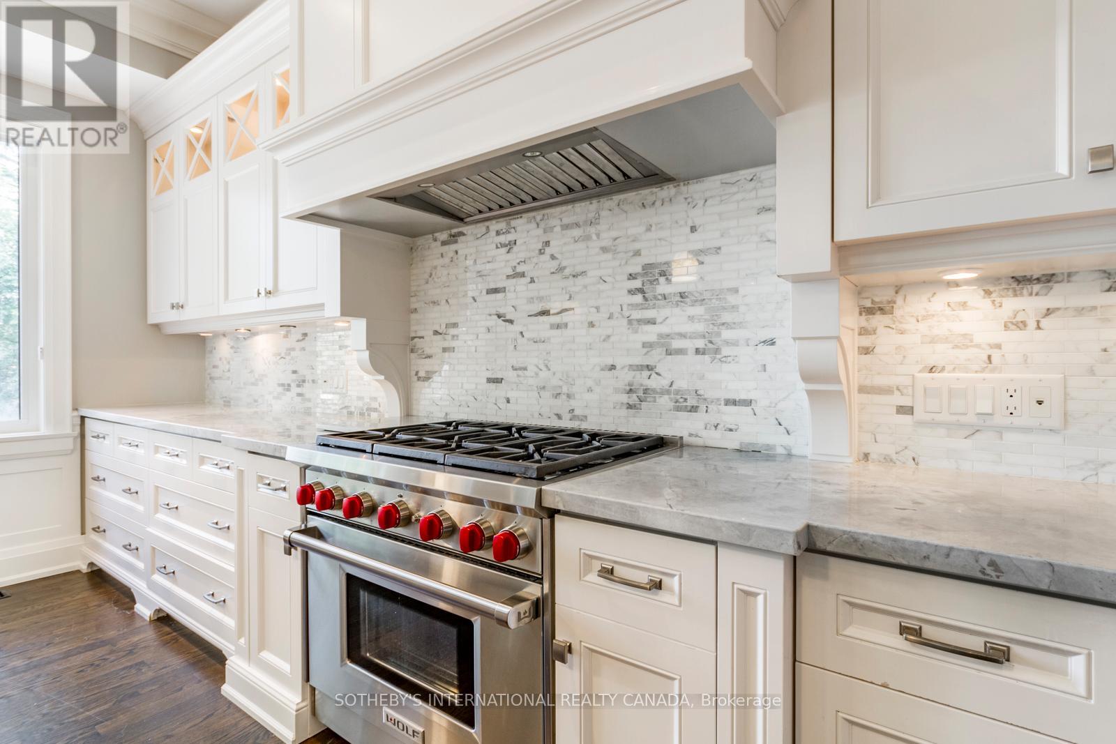 12 Kenrae Road, Toronto, Ontario  M4G 1Y1 - Photo 11 - C12631332