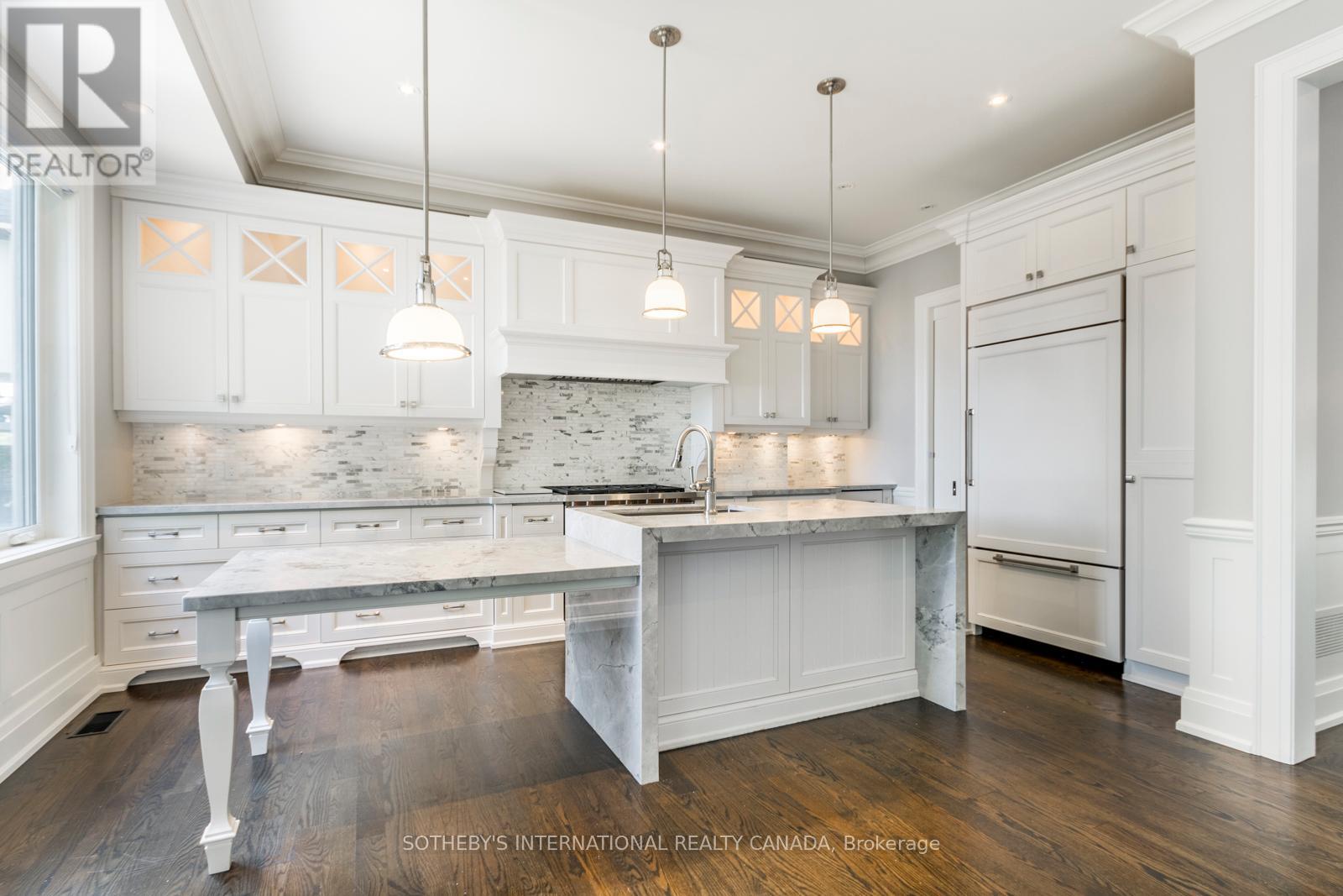 12 Kenrae Road, Toronto, Ontario  M4G 1Y1 - Photo 12 - C12631332