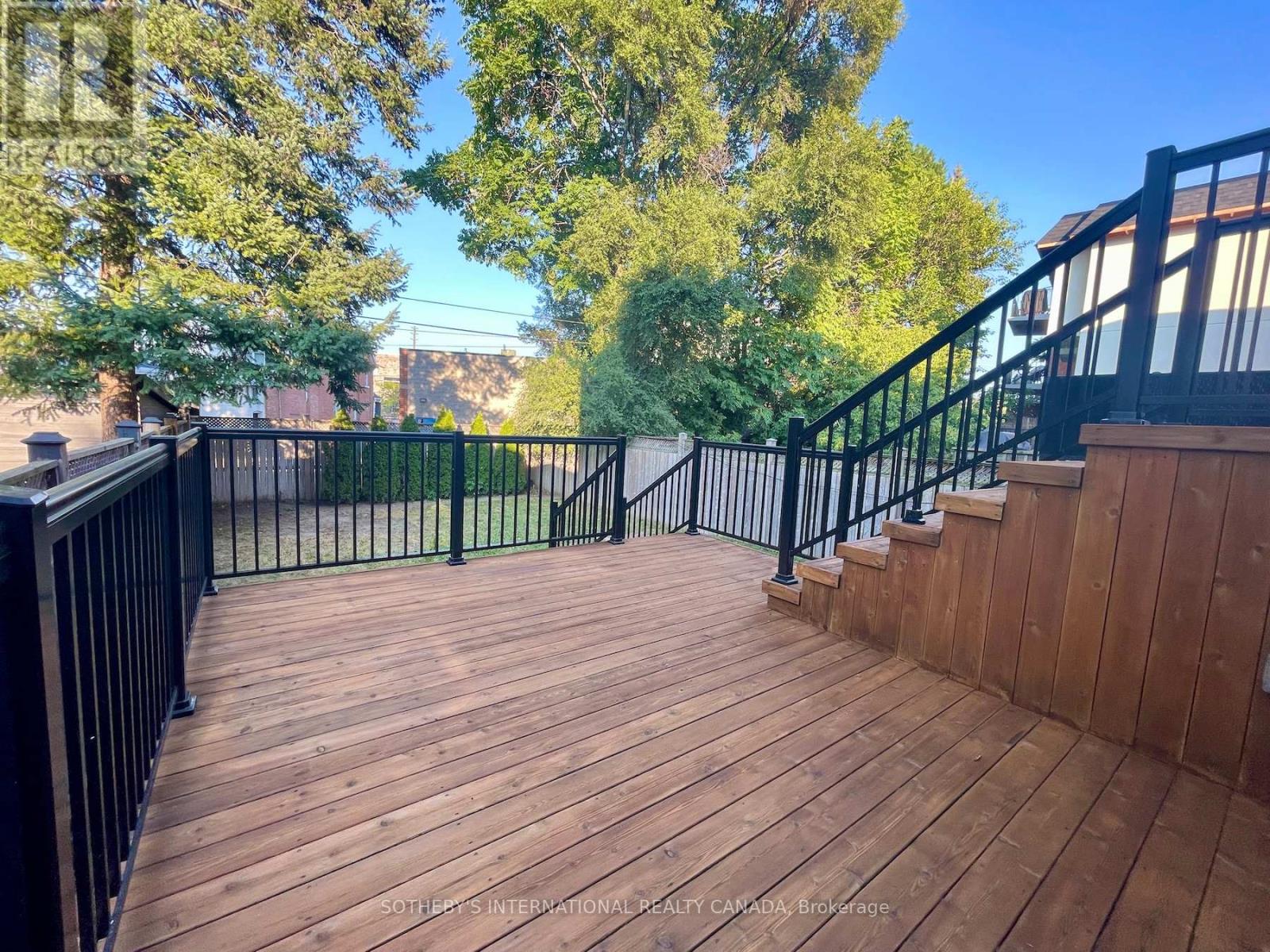 12 Kenrae Road, Toronto, Ontario  M4G 1Y1 - Photo 15 - C12631332