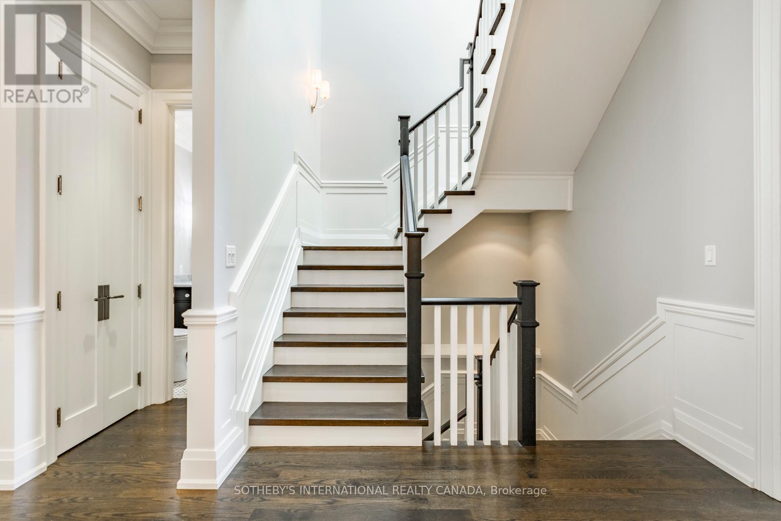 12 Kenrae Road, Toronto, Ontario  M4G 1Y1 - Photo 17 - C12631332