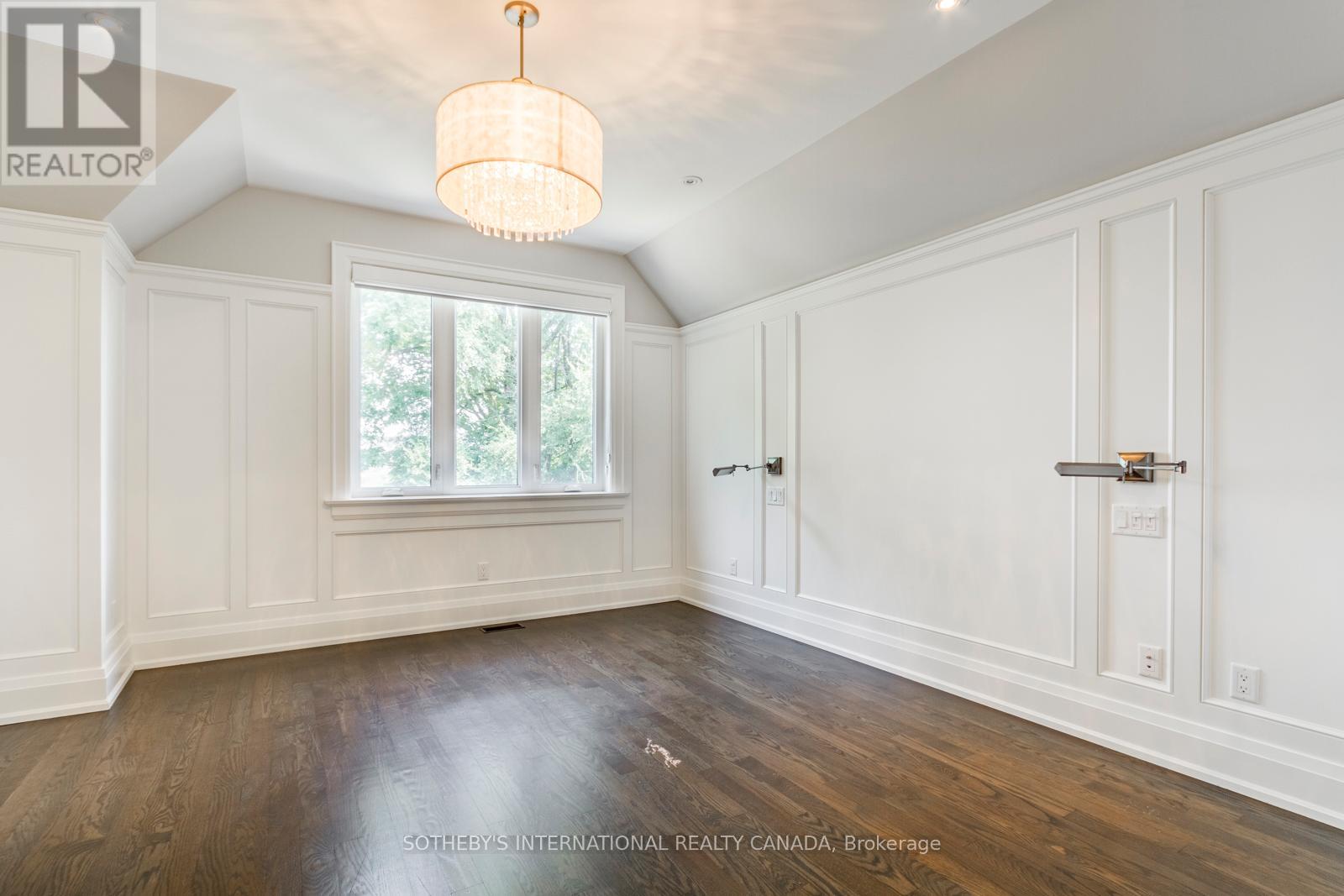 12 Kenrae Road, Toronto, Ontario  M4G 1Y1 - Photo 19 - C12631332