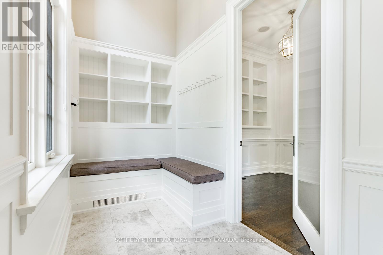 12 Kenrae Road, Toronto, Ontario  M4G 1Y1 - Photo 2 - C12631332