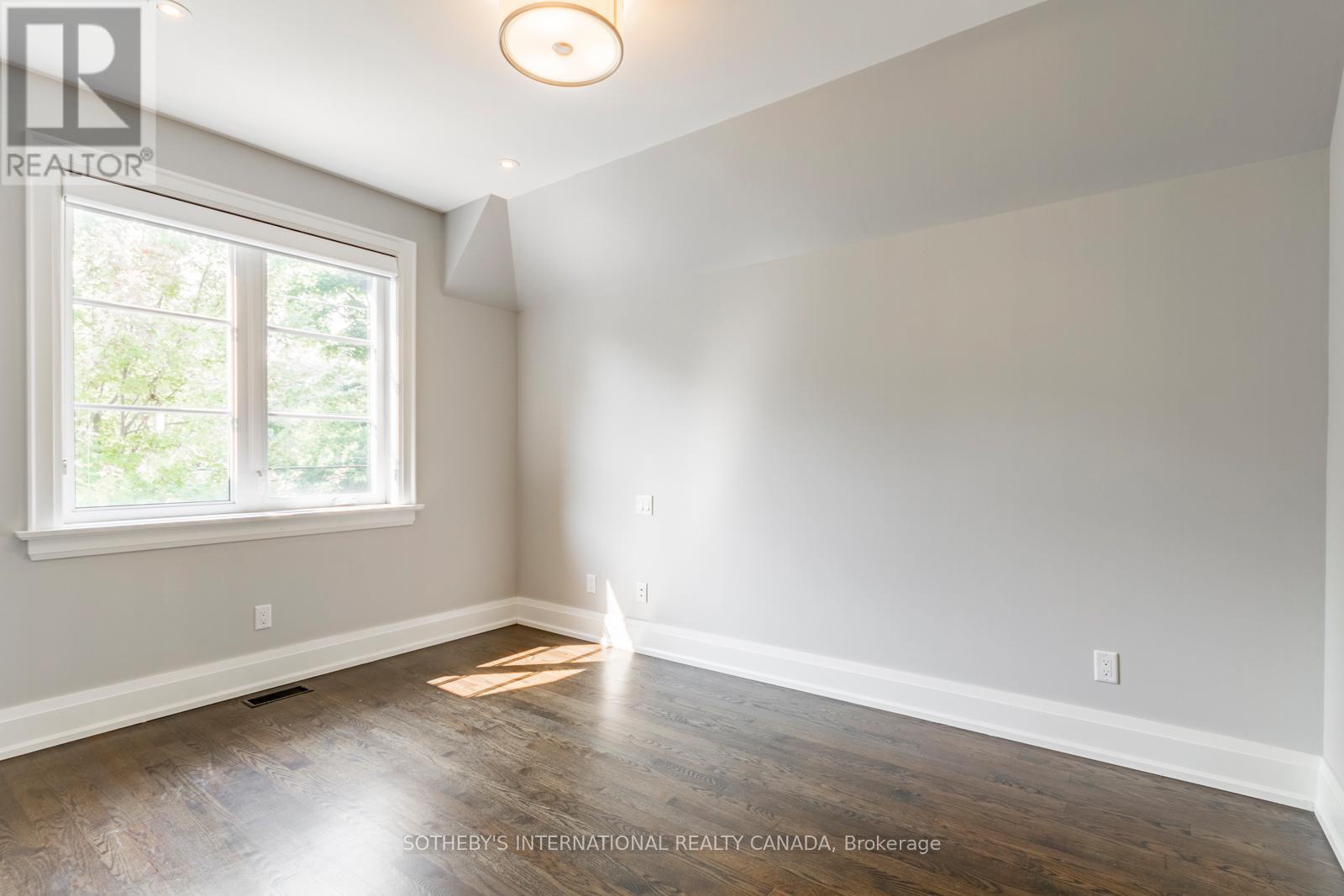 12 Kenrae Road, Toronto, Ontario  M4G 1Y1 - Photo 29 - C12631332