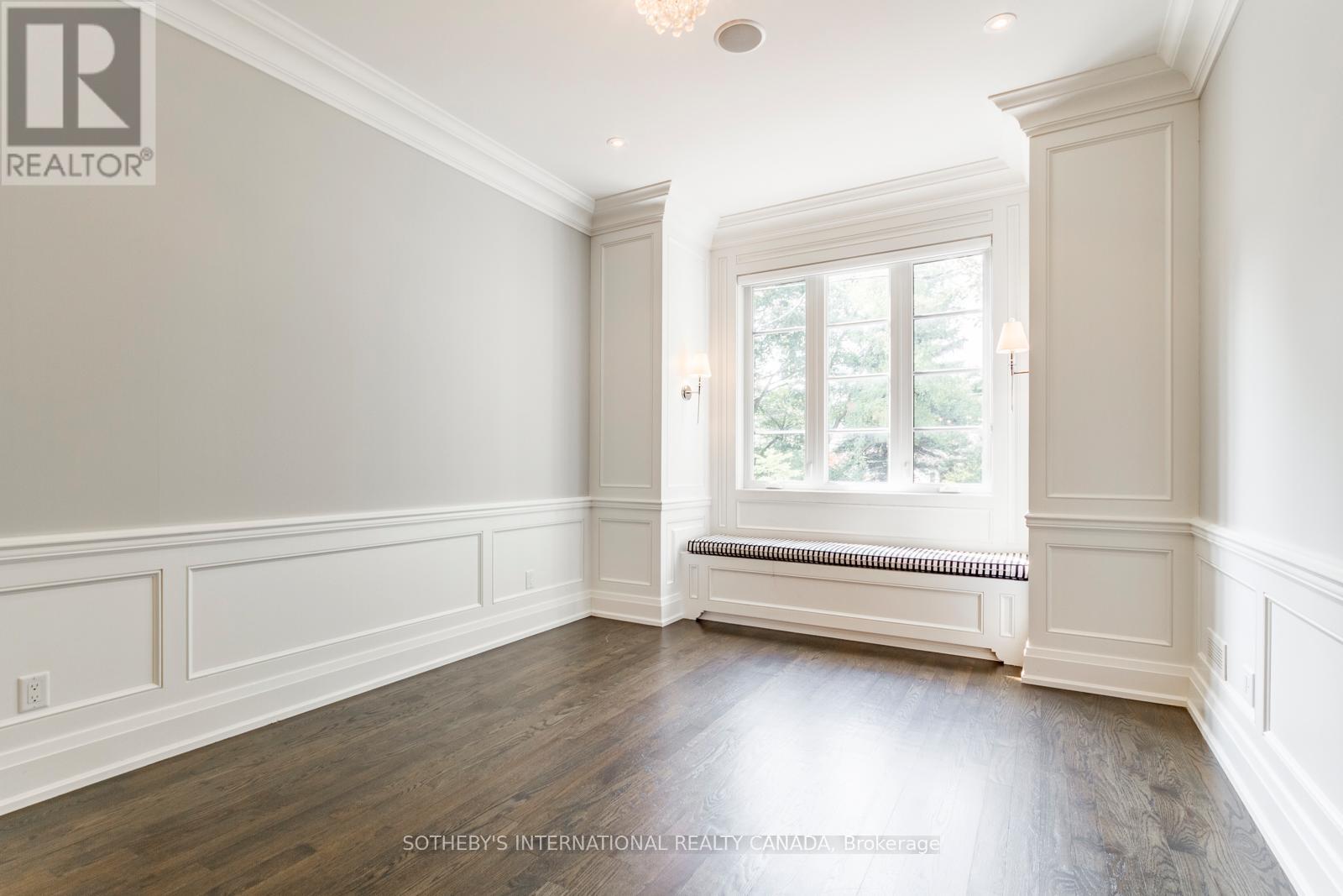 12 Kenrae Road, Toronto, Ontario  M4G 1Y1 - Photo 6 - C12631332