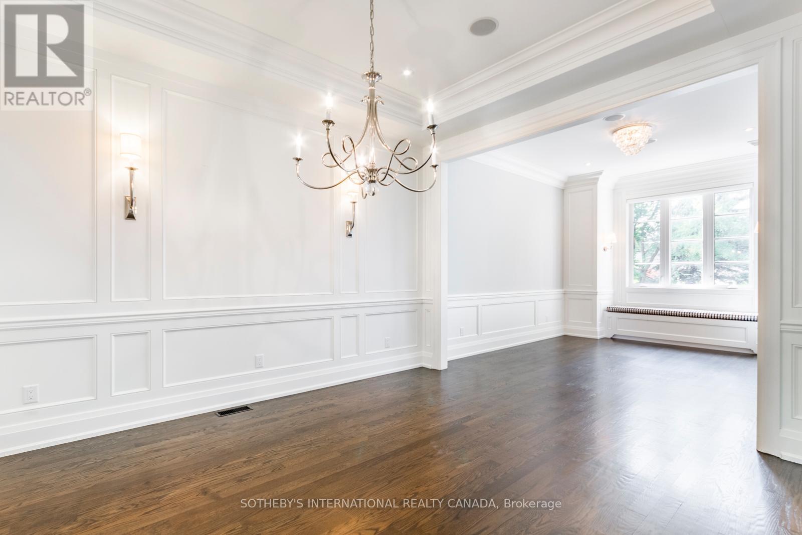 12 Kenrae Road, Toronto, Ontario  M4G 1Y1 - Photo 7 - C12631332