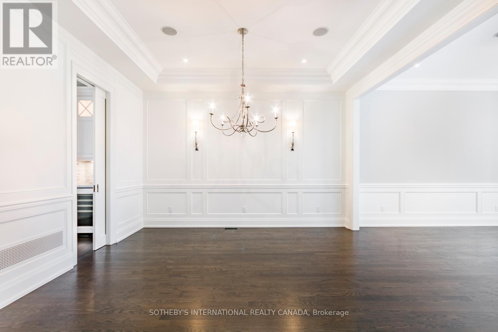 12 Kenrae Road, Toronto, Ontario  M4G 1Y1 - Photo 9 - C12631332