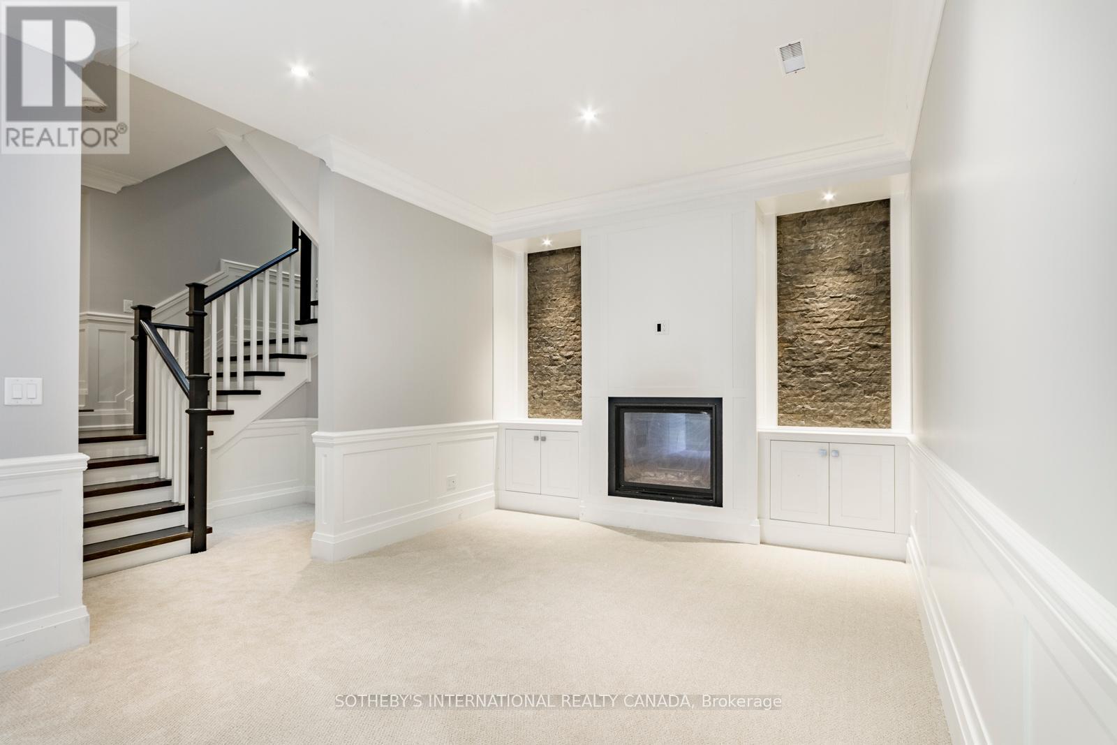 12 Kenrae Road, Toronto, Ontario  M4G 1Y1 - Photo 34 - C12631332