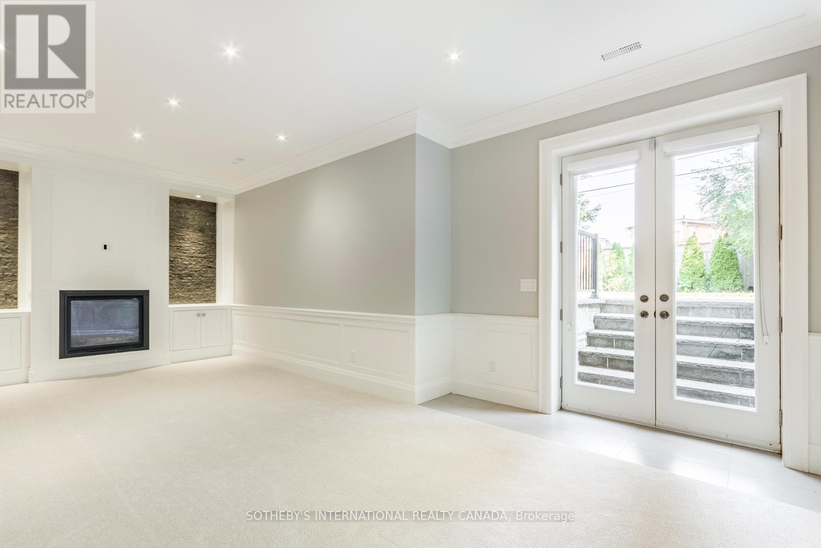 12 Kenrae Road, Toronto, Ontario  M4G 1Y1 - Photo 35 - C12631332