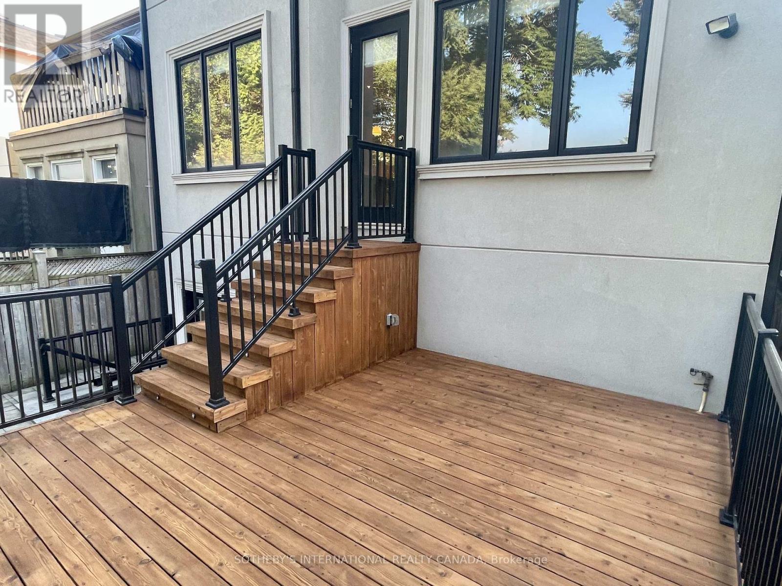 12 Kenrae Road, Toronto, Ontario  M4G 1Y1 - Photo 40 - C12631332