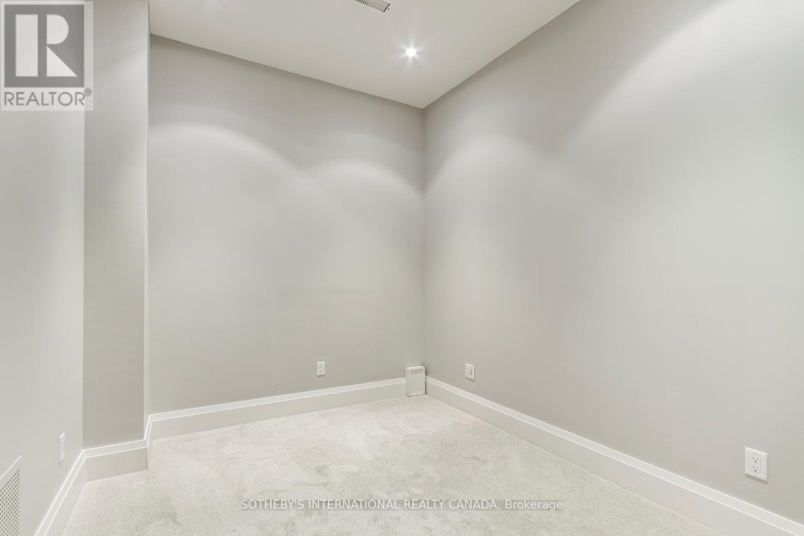 12 Kenrae Road, Toronto, Ontario  M4G 1Y1 - Photo 37 - C12631332