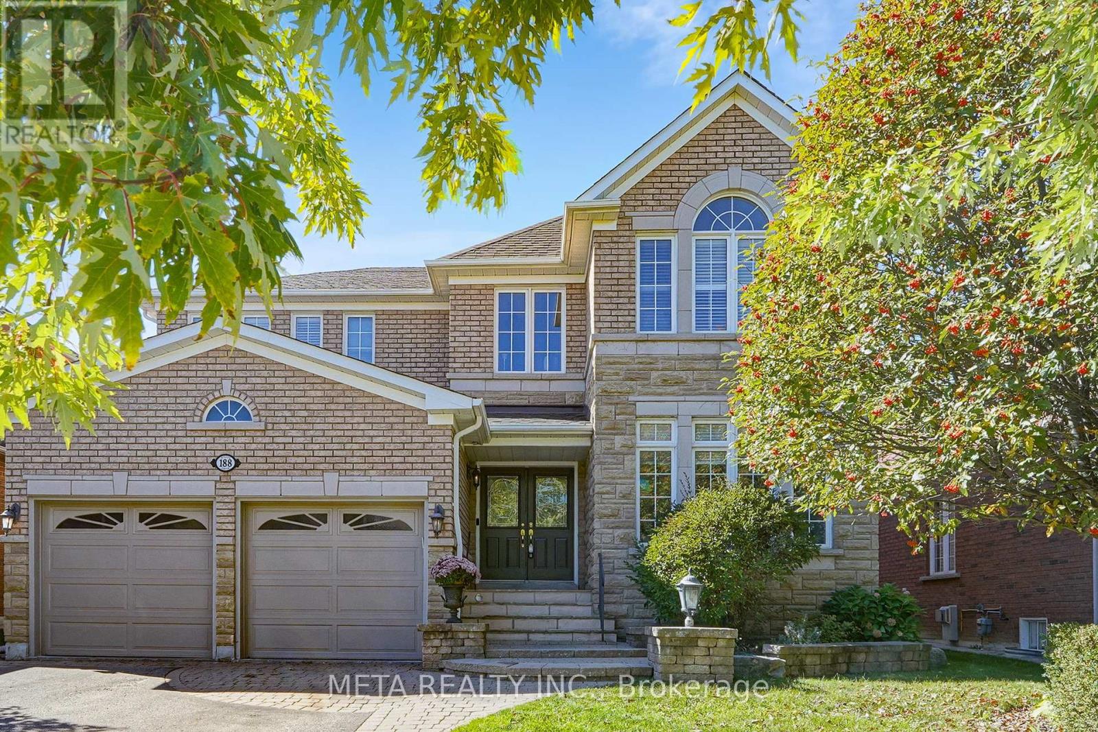 188 WILLIS DRIVE, Aurora, Ontario