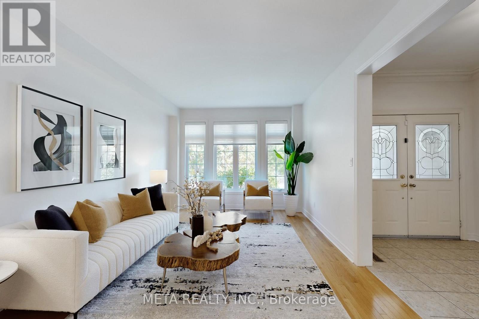 188 Willis Drive, Aurora (Aurora Highlands), Ontario  L4G 7M2 - Photo 2 - N12631310